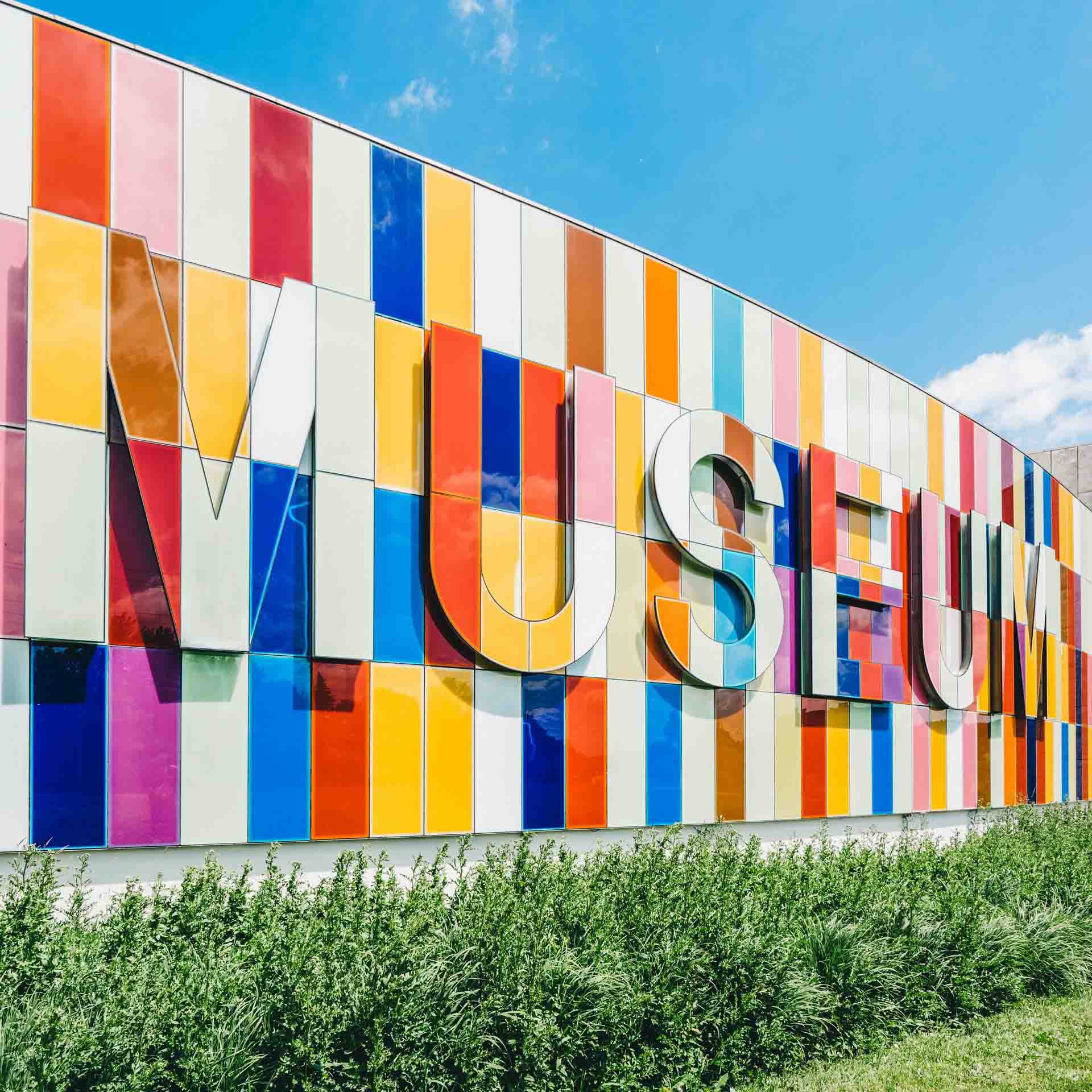 Science museum, showing the name on the building with many diffrent colors